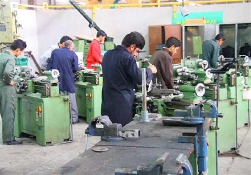 توزیع تجهیزات کارگاهی در هنرستان‌های قزوین