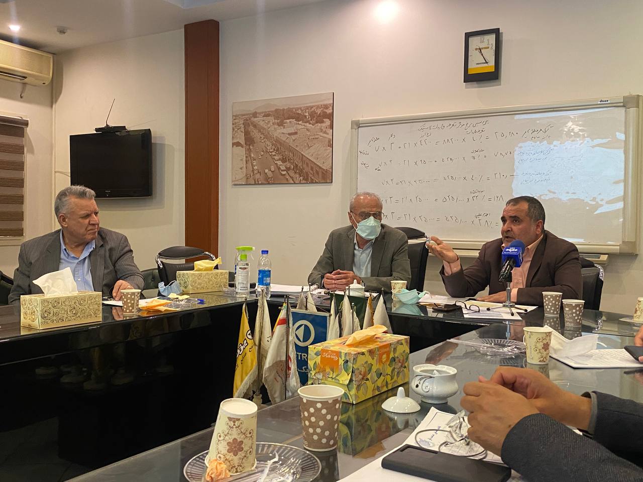 ضرر کارخانجات با افزایش ۳۰ درصدی قیمت تایر ضرر کارخانجات با افزایش ۳۰ درصدی قیمت تایر