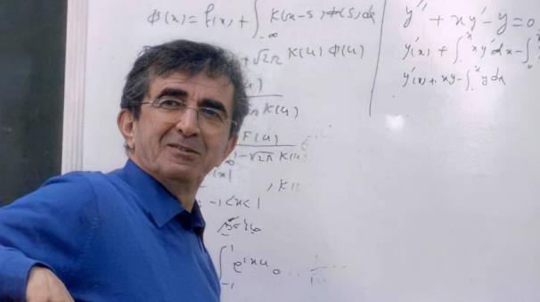 درگذشت مولف کتاب‌های ریاضی
