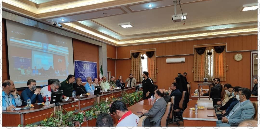 وزیر کشورگفت: اولویت اصلی ما تخلیه سریع آب از سطح شهر رفسنجان است. وزیر کشورگفت: اولویت اصلی ما تخلیه سریع آب از سطح شهر رفسنجان است.