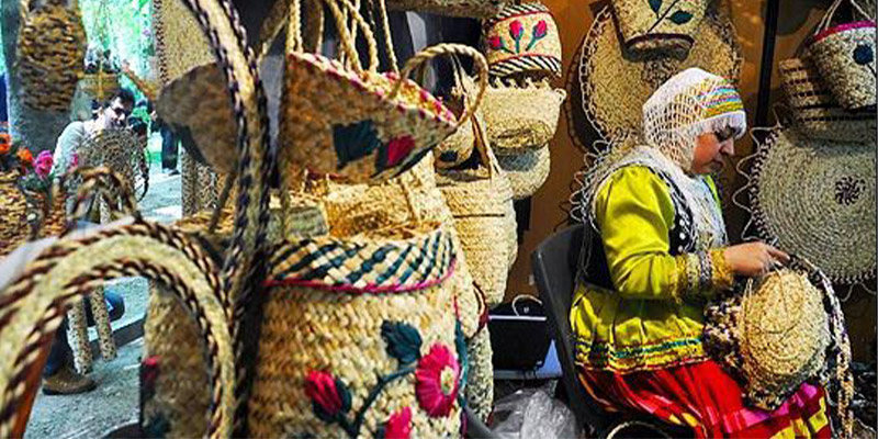 تجلیل از نفرات برتر نمایشگاه صنایع‌دستی با موضوع جنگل‌های هیرکانی