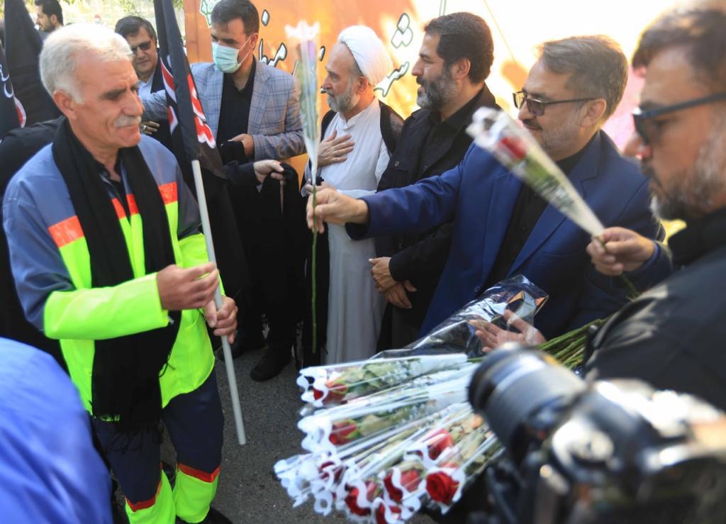 بدرقه ۳۵ خادم زوار الحسین (ع) منطقه ۱۵ به نجف اشرف