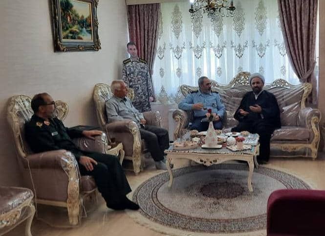 دیدار جانشین ستاد کل نیرو‌های مسلح با خانواده شهید ذاکرحسینی