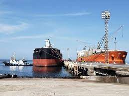 پهلوگیری چهار کشتی نهادههای دامی در بندرگاه امام خمینی پهلوگیری چهار کشتی نهادههای دامی در بندرگاه امام خمینی