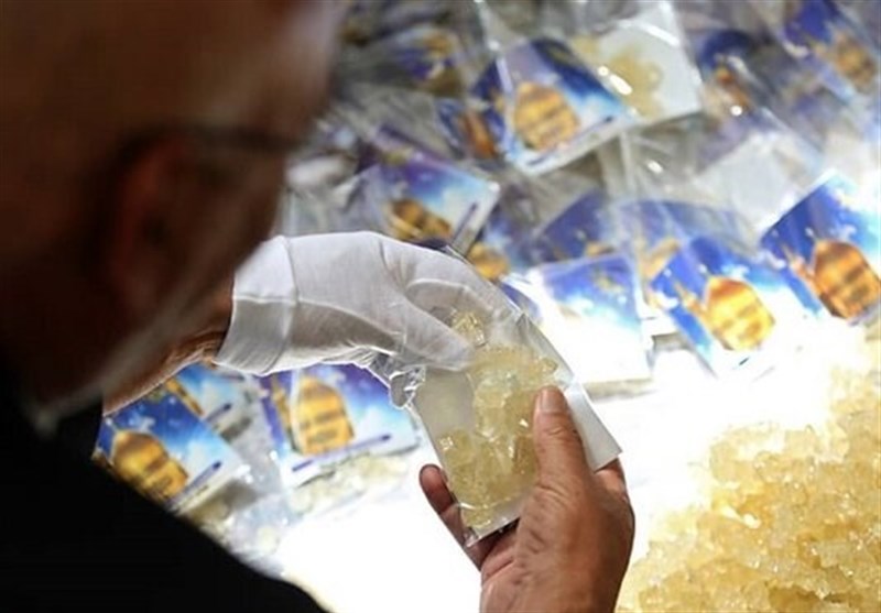 ارسال بستههای متبرک رضوی به ۸ هزار مجلس روضه خانگی در سراسر کشور ارسال بستههای متبرک رضوی به ۸ هزار مجلس روضه خانگی در سراسر کشور