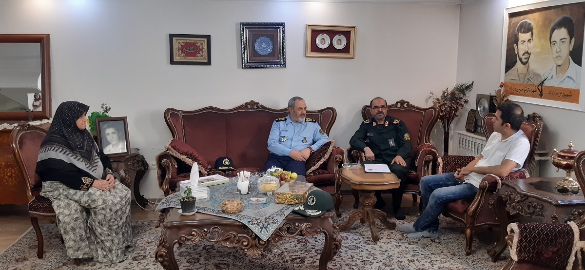دیدار جانشین ستاد کل نیرو‌های مسلح با خانواده شهیدان داوری
