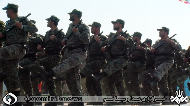رژه نیرو‌های مسلح قم در نخستین روز از هفته دفاع مقدس