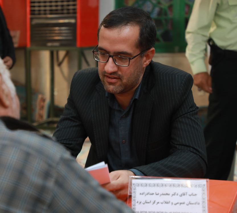 برپایی میز خدمت دستگاه قضا در امامشهر یزد برپایی میز خدمت دستگاه قضا در امامشهر یزد