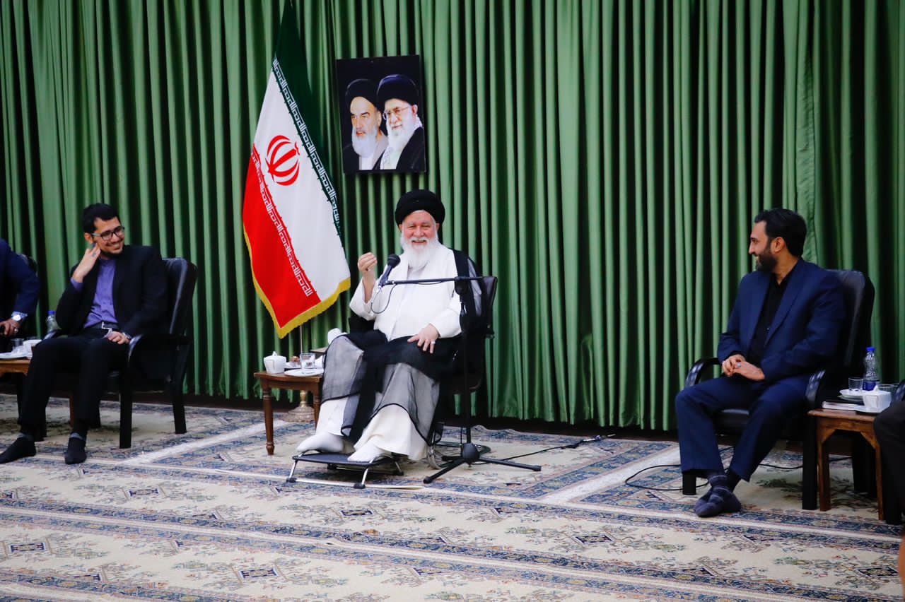 مجاهدان عرصه رسانه نباید از جوسازی های دشمن واهمه داشته باشند