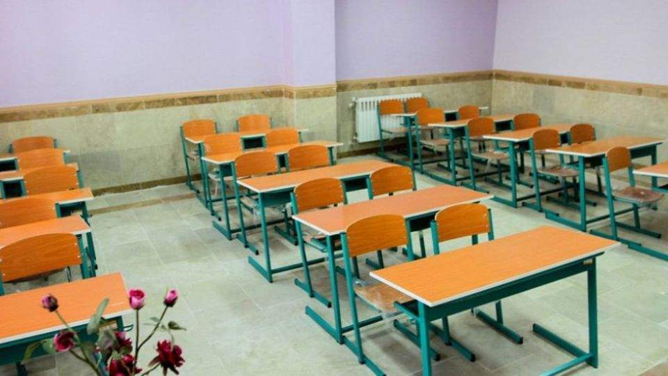 افتتاح مدرسه ۱۲ کلاسه دیر