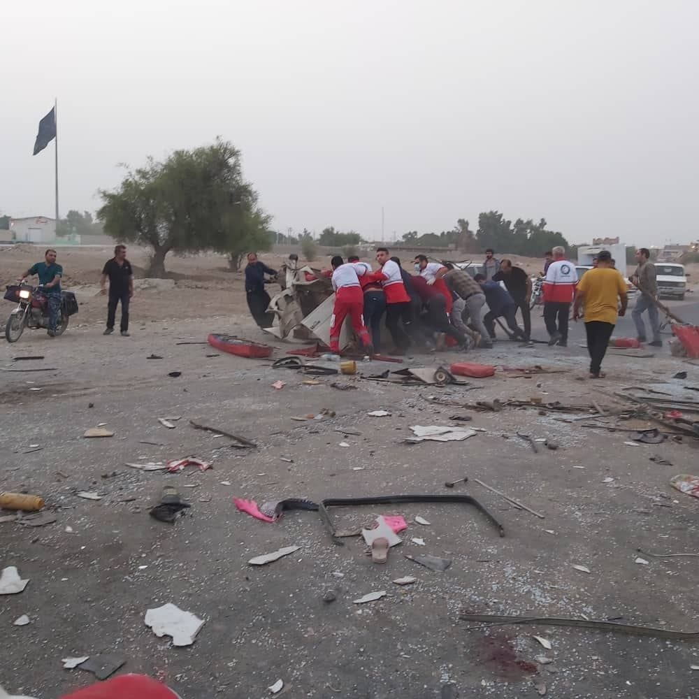 تصادف مرگبار تریلی و مینیبوس در شوشتر، با ۹ کشته و ۱۲ مصدوم تصادف مرگبار تریلی و مینیبوس در شوشتر، با ۹ کشته و ۱۲ مصدوم