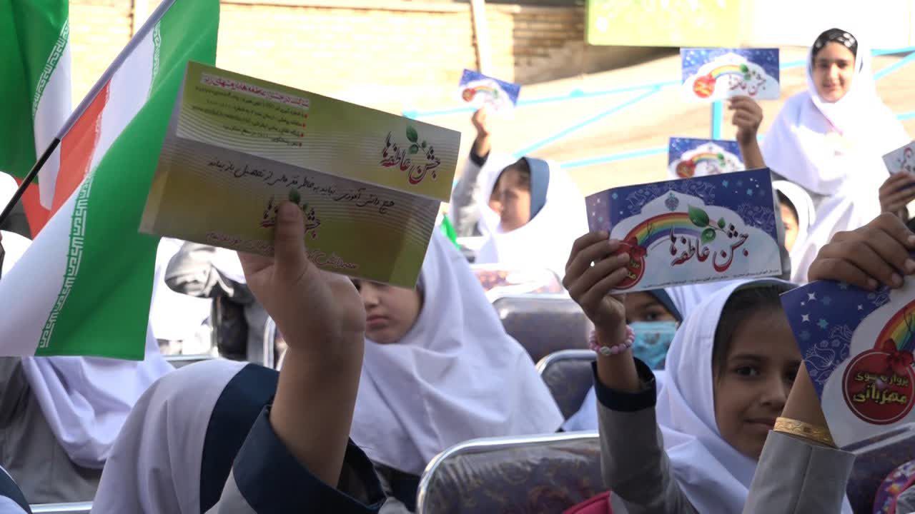 تهیه بیش از ۶۰۰ بسته لوازم التحریر برای دانش آموزان نیازمند بافقی