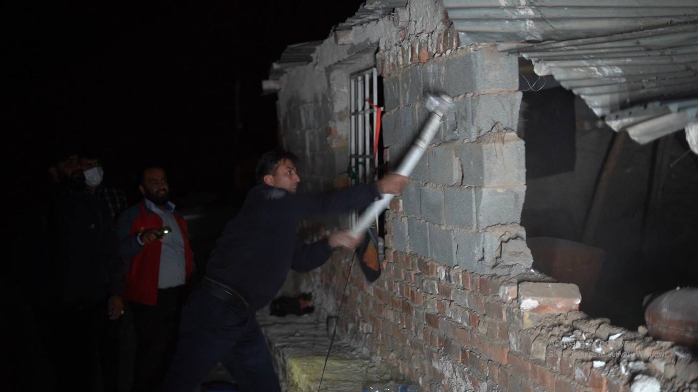 بامداد امروز ساخت و ساز‌های غیر مجاز در مراد آباد تخریب شد.