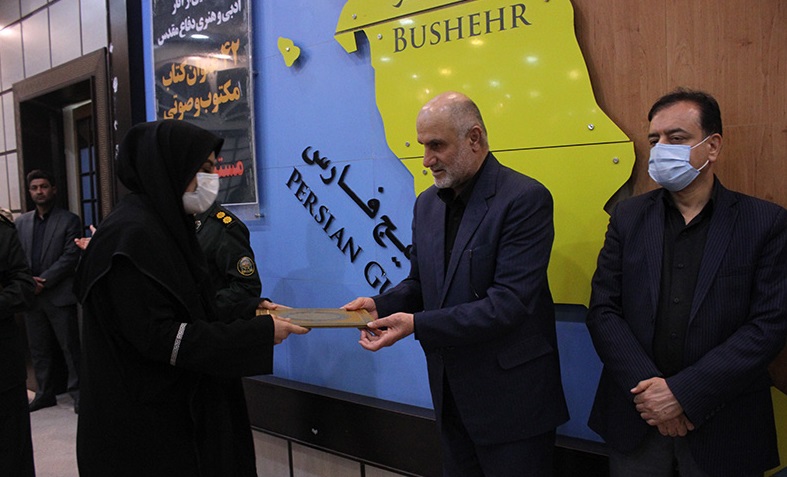 تجلیل از نویسندگان حوزه دفاع مقدس استان بوشهر