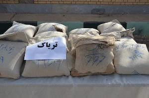 ۱۵۴ کیلو تریاک در باک کامیون