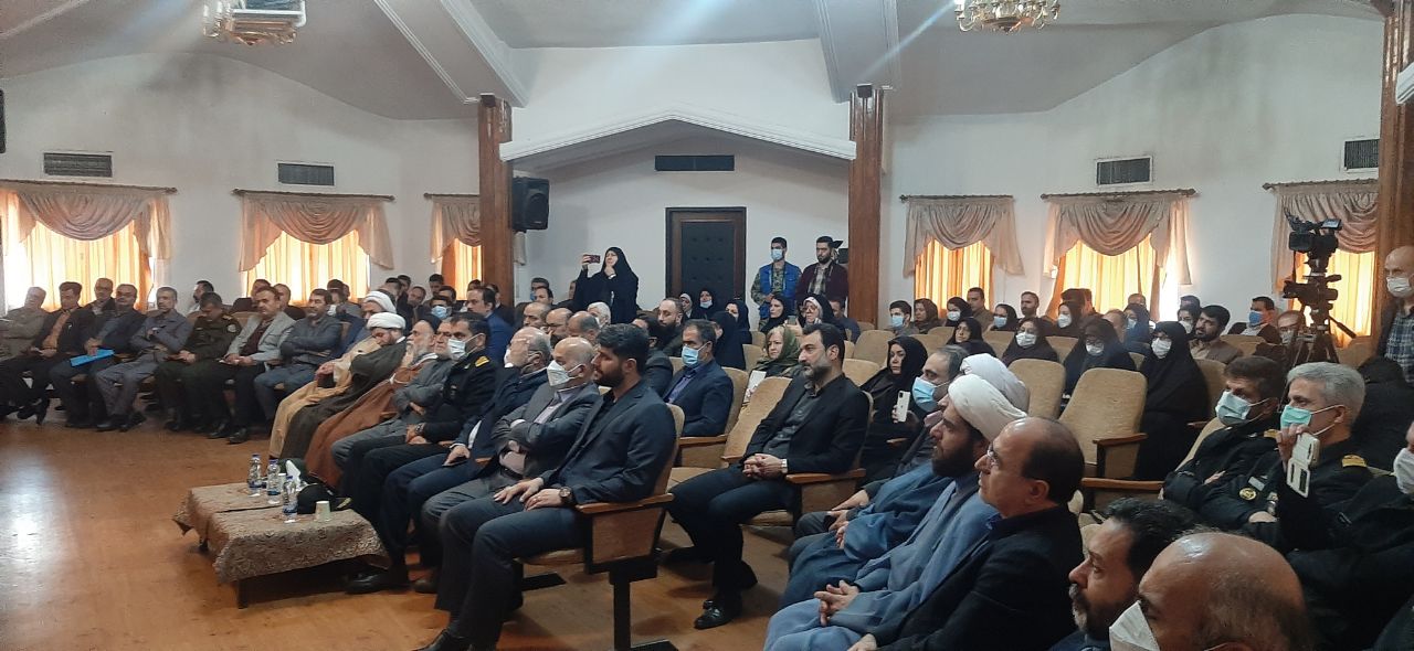 اختتامه جشنوارههای استانی «شعر پایداری» و «فانوس» در گیلان اختتامه جشنوارههای استانی «شعر پایداری» و «فانوس» در گیلان