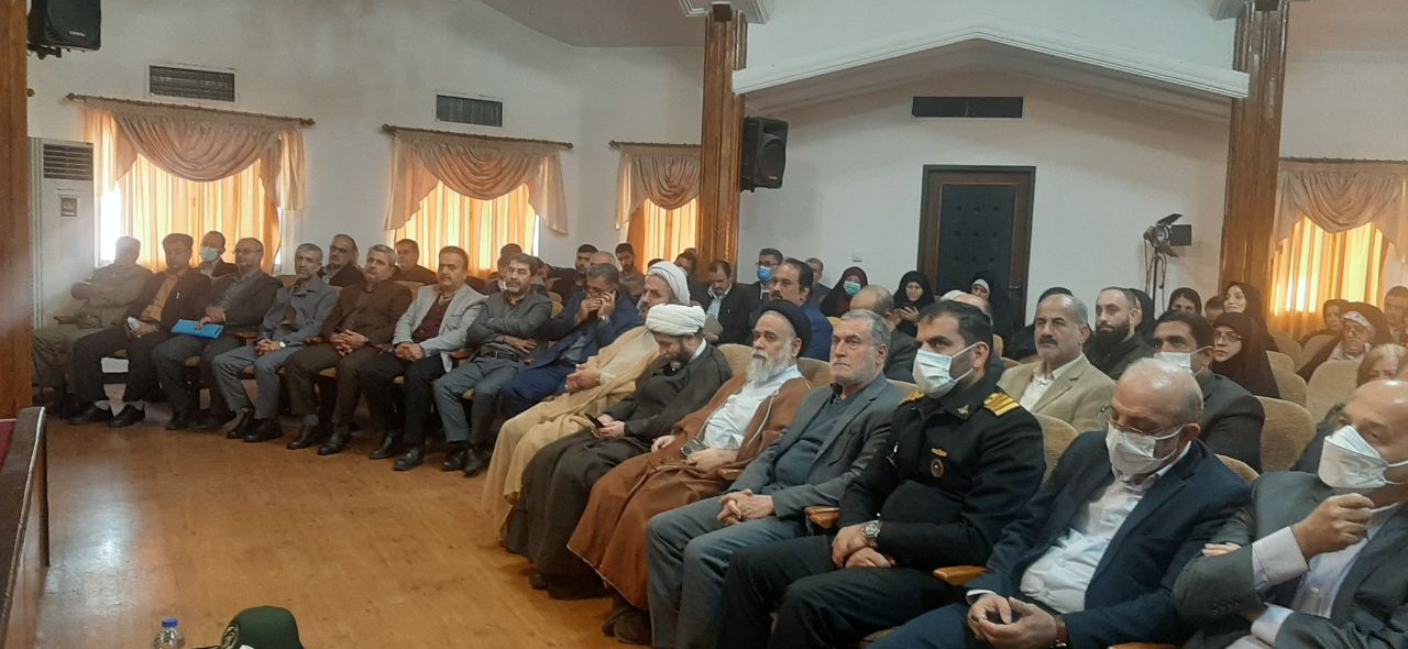 اختتامه جشنوارههای استانی «شعر پایداری» و «فانوس» در گیلان اختتامه جشنوارههای استانی «شعر پایداری» و «فانوس» در گیلان