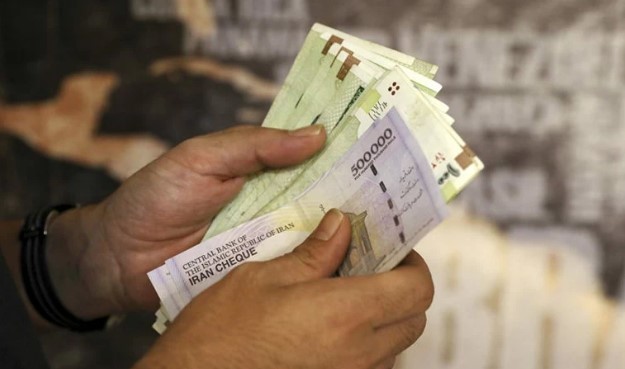 آزرده خاطر شدن کارکنان شهرداری ساری از تعویق در پرداخت حقوق