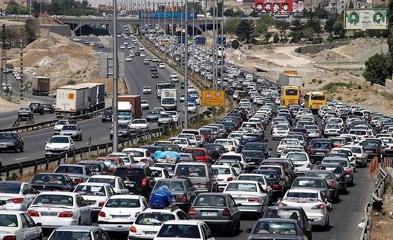 ترافیک در آزادراه تهران - کرج - قزوین سنگین است ترافیک در آزادراه تهران - کرج - قزوین سنگین است