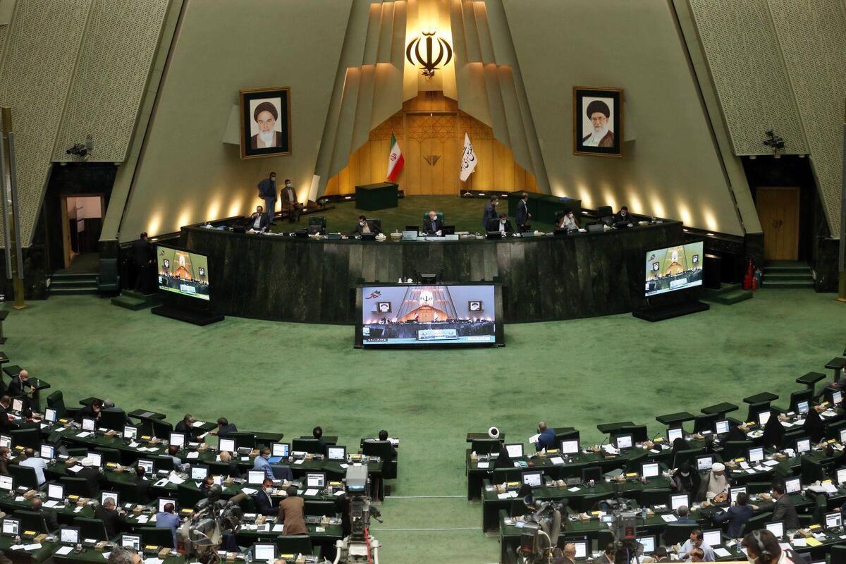 نمایندگان با بررسی طرح رفع تبعیض در پرداختی‌ها به صورت یک فوریت موافقت کردند