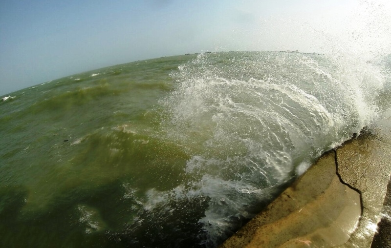 وزش باد شدید و مواج بودن دریا در بنادر غربی هرمزگان