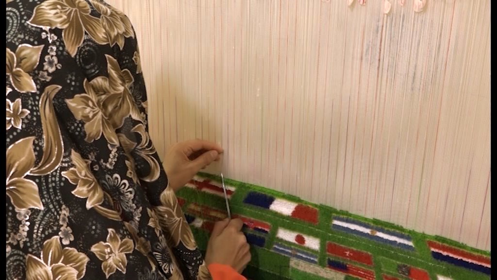 هنرمند همدانی فرش جام‌جهانی ۲۰۲۲ قطر را می‌بافد