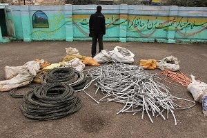سارقی با ۲۴ فقره سرقت در مهاباد دستگیر شد سارقی با ۲۴ فقره سرقت در مهاباد دستگیر شد