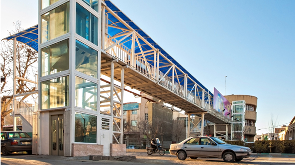 بیش از ۹۰ درصد پل های مکانیزه عابر پیاده در تهران فعال هستند