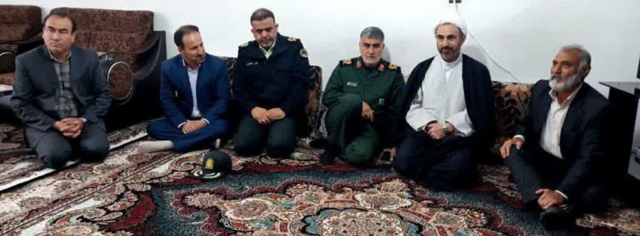دیدار نوروزی امام جمعه ایلام با خانواده‌های معظم شهدا 