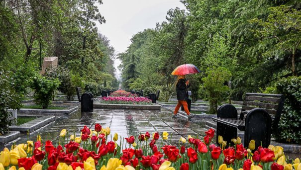 هوای بارانی نخستین روز فصل بهار