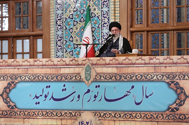 منظور دشمن از دگرگونی، تغییر هویت جمهوری اسلامی است