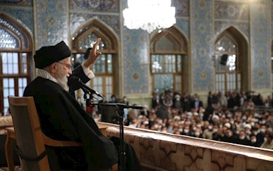 منظور دشمن از دگرگونی، تغییر هویت جمهوری اسلامی است