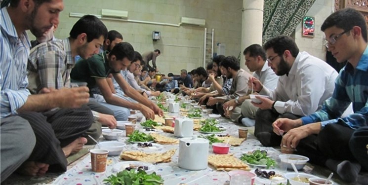 برپایی سفره‌های افطاری ساده در برخی مساجد استان