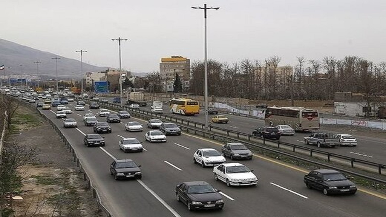 تردد بیش از ۱۵ میلیون خودرو از محور‌های مواصلاتی استان قزوین