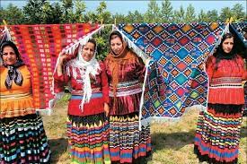 قاسم آباد؛ روستای جهانی چادر شب بافی