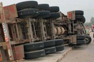 یازده مصدوم در واژگونی و تصادف خودرو در کرمان