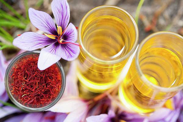 شربت زعفران و بید مشک، نوشیدنی بهاری