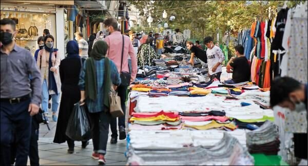 درخواست ساماندهی دست فروشان محله نازی آباد