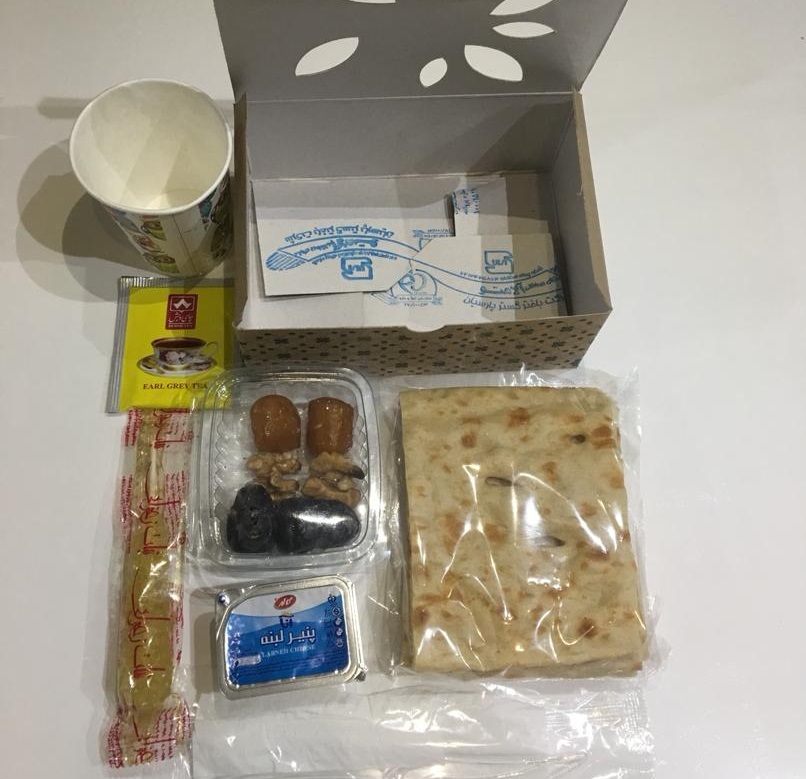 توزیع بسته های متبرک رضوی پس از اقامه نماز عید فطر در مشهد توزیع بسته های متبرک رضوی پس از اقامه نماز عید فطر در مشهد