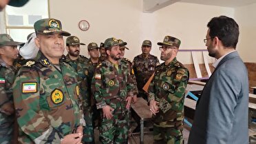 ارتش در کنار و خدمت مردم زلزله زده خوی