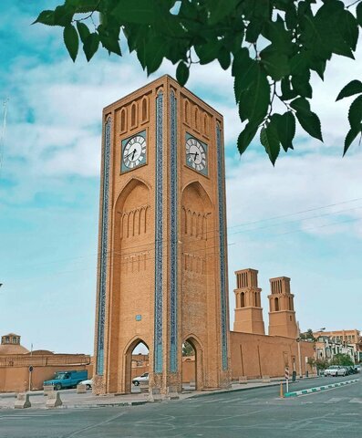 (عکس) قدیمی‌ترین و اولین ساعت شهری ایران؛ میدان ساعت یزد کجاست؟