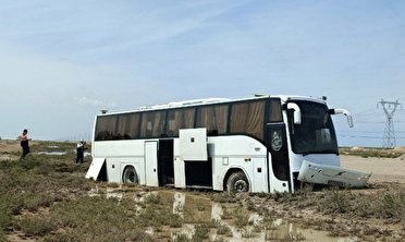 انحراف  اتوبوس مسافربری در محور آبادان به ماهشهر