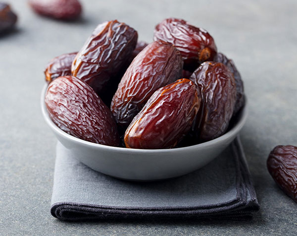 خواص شگفت انگیز مصرف خرما در ماه رمضان خواص شگفت انگیز مصرف خرما در ماه رمضان