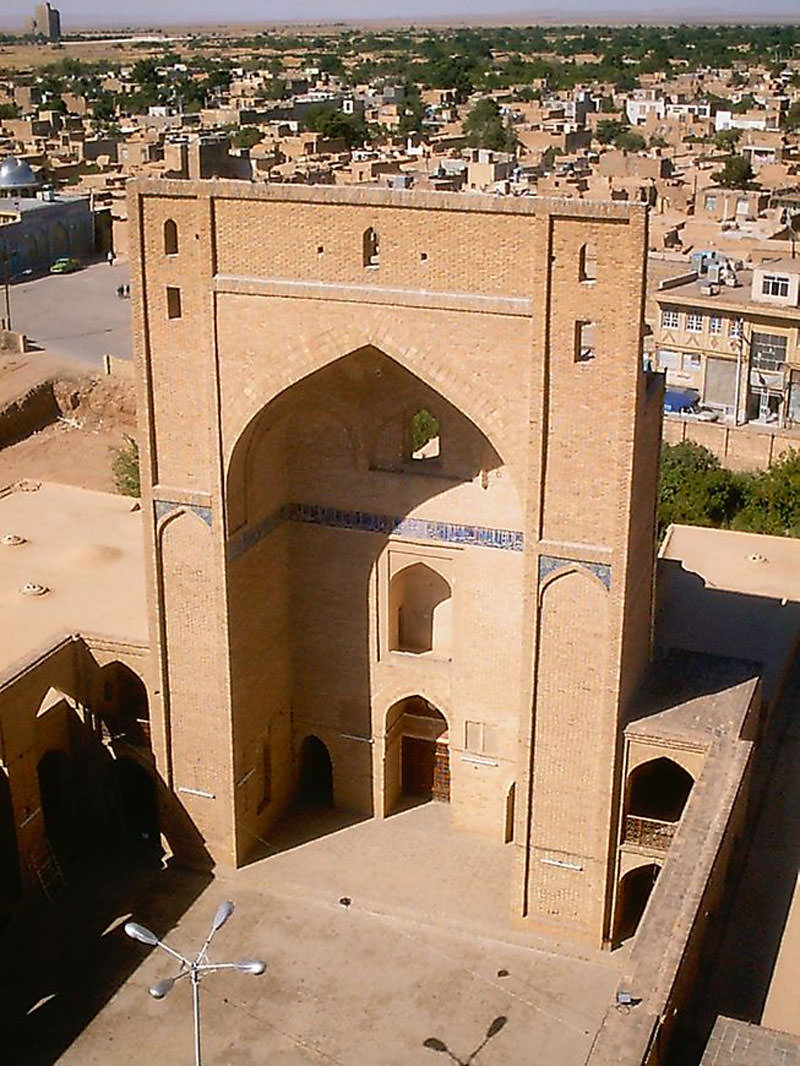 مسجد جامع سمنان بنایی بسیار کهن و باارزش مسجد جامع سمنان