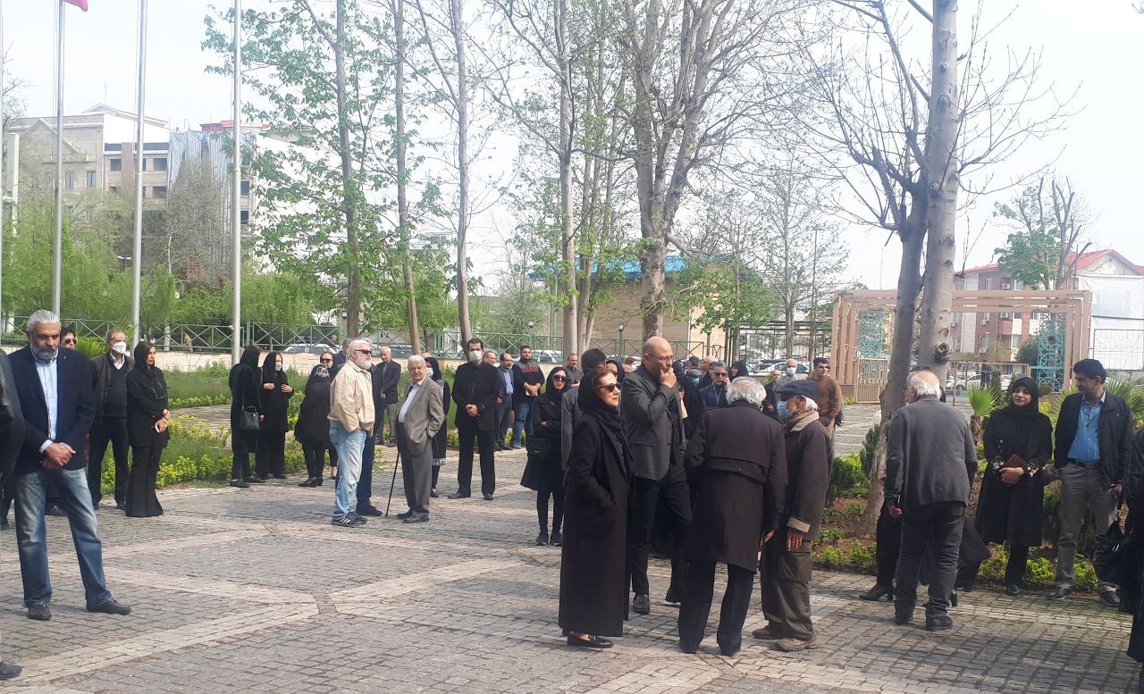 تشییع پدر گیلانی ویراستاری نوین ایران