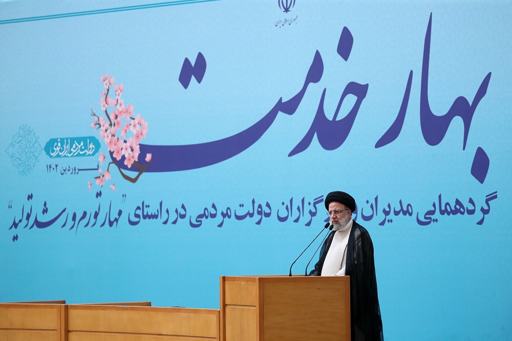 هیچگاه مسایل کشور را به اخم و لبخند چند کشور گره نزدیم