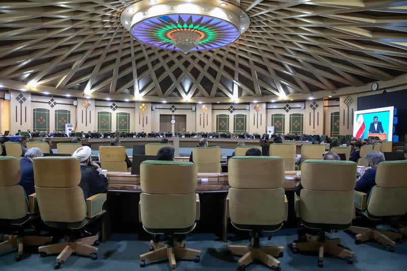 مدیران با تمام توان برای تحقق شعار سال تلاش کنند