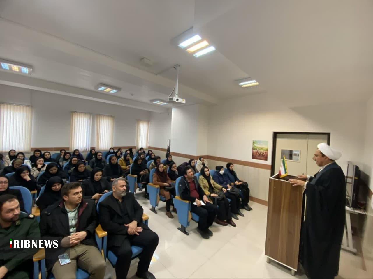 نشست بصیرتی جهاد تبیین در سلماس نشست بصیرتی جهاد تبیین در سلماس