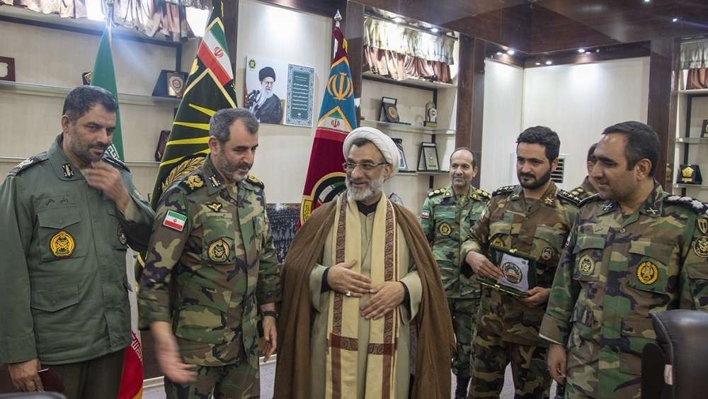 توجه به معنویت، خانواده و دستیابی به دستاوردهای علم و فناوری در ارتش