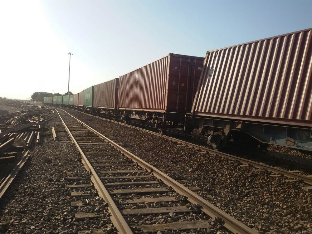 خروج واگن قطار باری از ریل در بندرگز